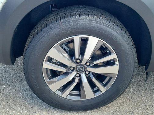 Everest White Pearl Tricoat 2026 Nissan Pathfinder SL