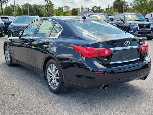 2015 INFINITI Q50 Premium