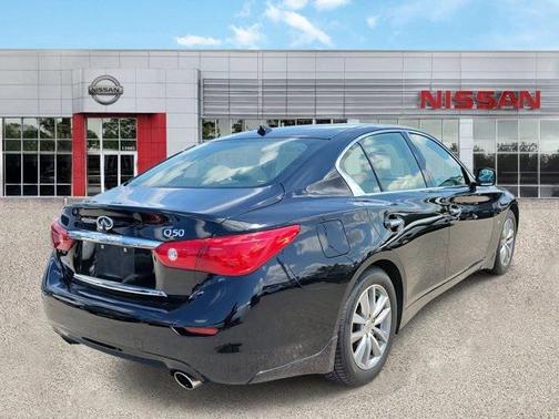 2015 INFINITI Q50 Premium