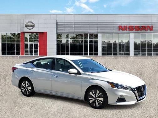 2022 Nissan Altima 2.5 SV