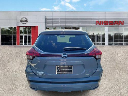 Boulder Gray Pearl 2023 Nissan Kicks SV