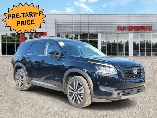 2025 Nissan Pathfinder Platinum FWD