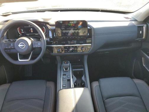 2025 Nissan Pathfinder Platinum FWD