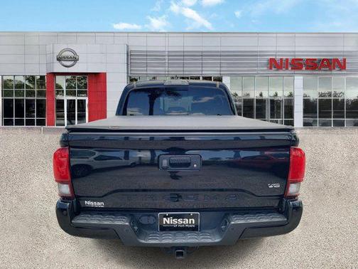 Midnight Black Metallic 2018 Toyota Tacoma TRD Sport