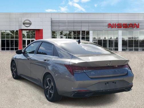 2022 Hyundai ELANTRA Limited