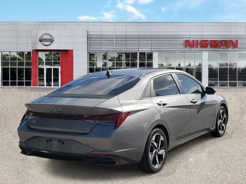 2022 Hyundai ELANTRA Limited