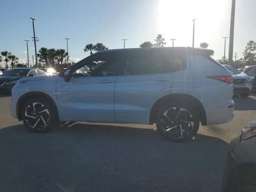 2023 Mitsubishi Outlander PHEV SEL