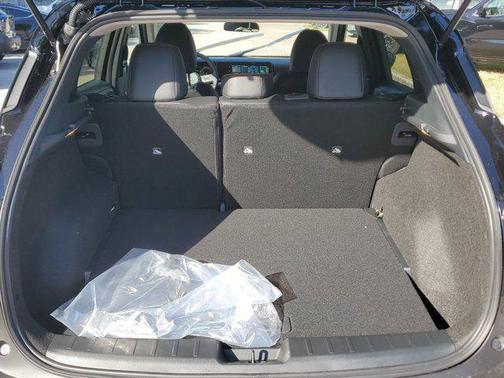 Super Black 2026 Nissan Kicks SR