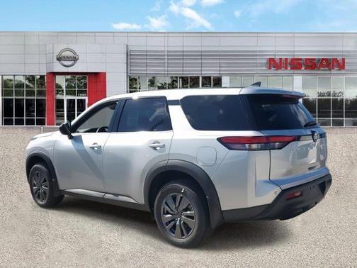 2025 Nissan Pathfinder S FWD