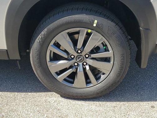 2025 Nissan Pathfinder S FWD