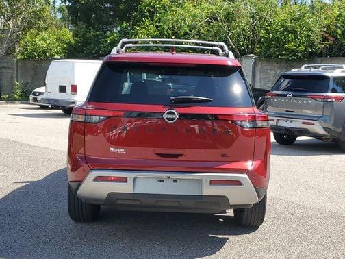 2023 Nissan Pathfinder SL FWD
