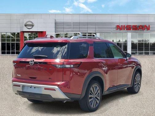 2023 Nissan Pathfinder SL FWD