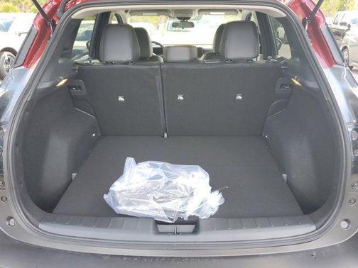 Gun Metallic/Scarlet Ember Tintcoat 2026 Nissan Kicks SR