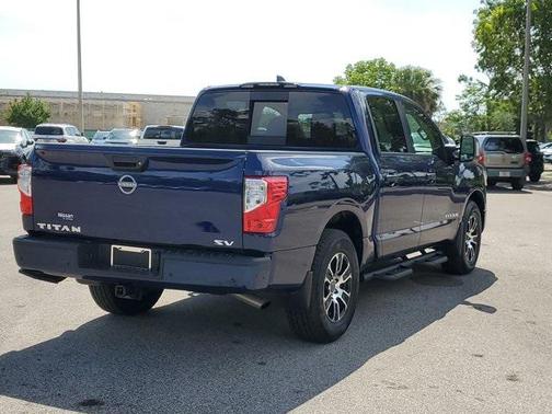 2024 Nissan Titan SV
