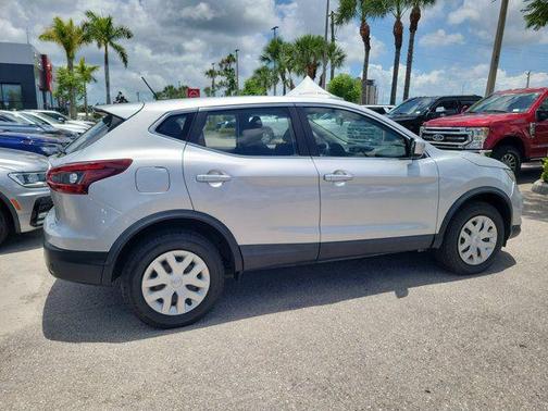 Brilliant Silver Metallic 2020 Nissan Rogue Sport S