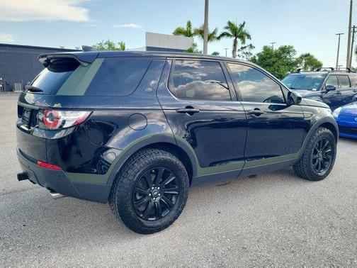 Santorini Black Metallic 2018 Land Rover Discovery Sport SE
