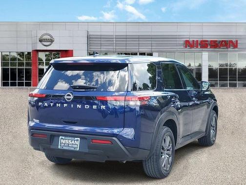 2022 Nissan Pathfinder S 2WD