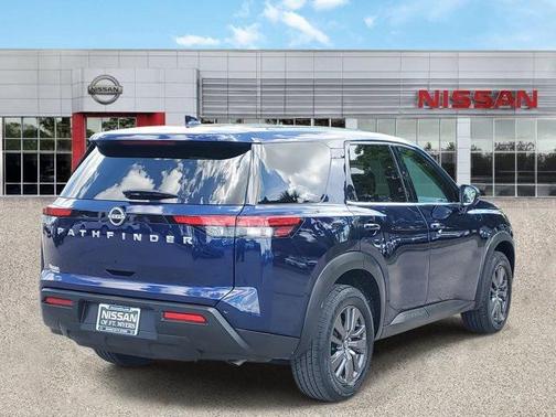 2022 Nissan Pathfinder S 2WD