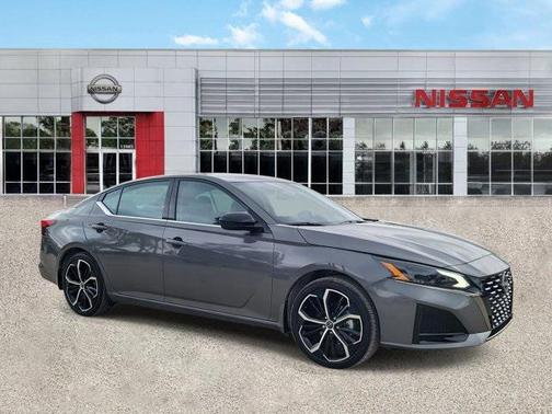 2025 Nissan Altima SR FWD