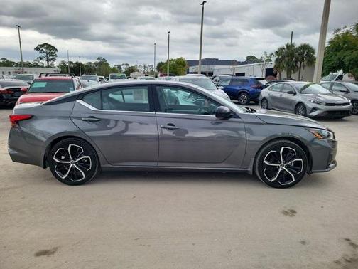 2025 Nissan Altima SR FWD