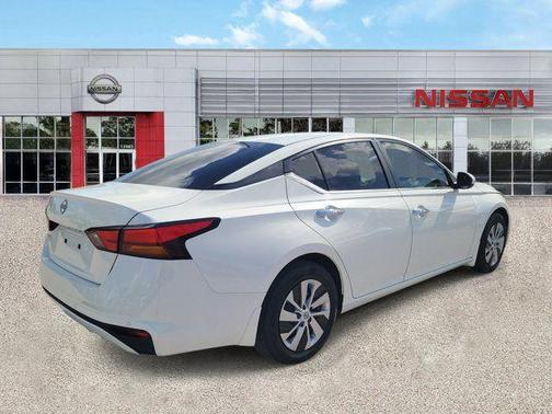 Glacier White 2023 Nissan Altima S FWD