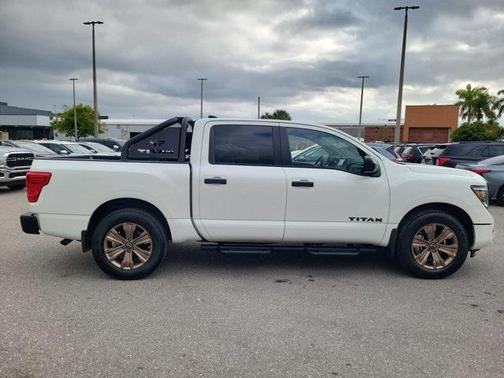 2024 Nissan Titan SV