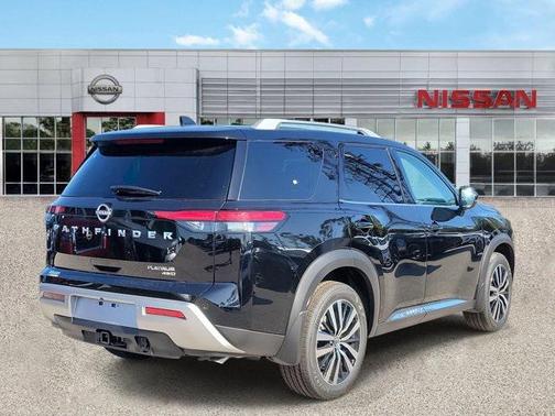 2025 Nissan Pathfinder Platinum 4WD