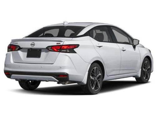 Aspen White Tricoat 2025 Nissan Versa 1.6 S