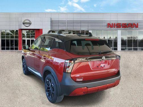 Scarlet Ember Tintcoat/Super Black 2026 Nissan Kicks SR