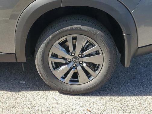 2025 Nissan Pathfinder SV FWD