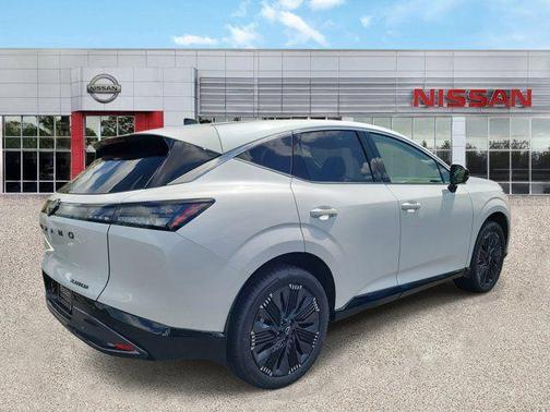 Everest White Pearl Tricoat 2026 Nissan Murano Platinum
