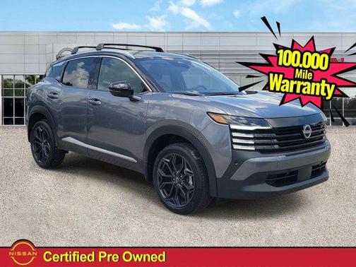 Gun Metallic/Super Black 2026 Nissan Kicks SR