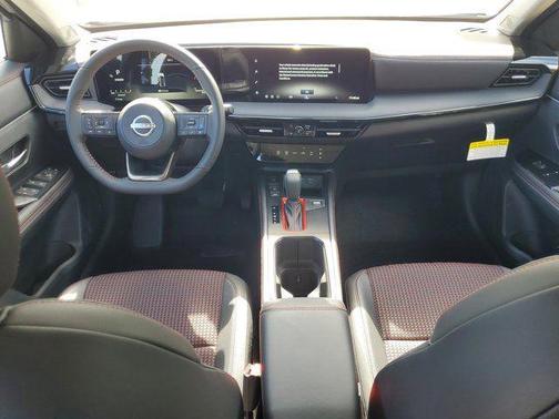 Aspen White Tricoat 2026 Nissan Kicks SR