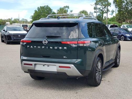 2024 Nissan Pathfinder SL FWD