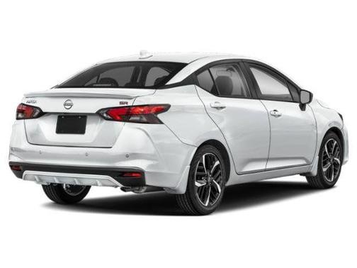 Aspen White Tricoat 2023 Nissan Versa 1.6 S