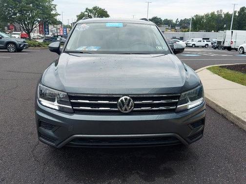 Photo 2 of 29 of 2019 Volkswagen Tiguan 2.0T SE