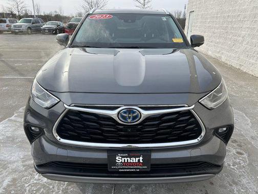 2023 Toyota Highlander Hybrid Platinum