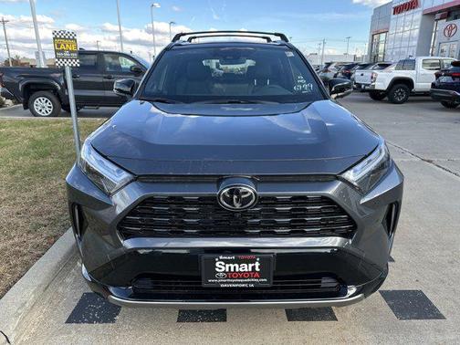 2025 Toyota RAV4 Hybrid SE