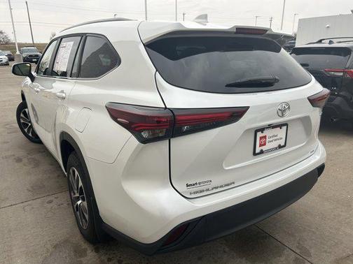 2025 Toyota Highlander Hybrid XLE