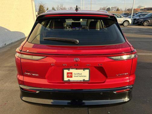 2025 Toyota Crown Signia Limited