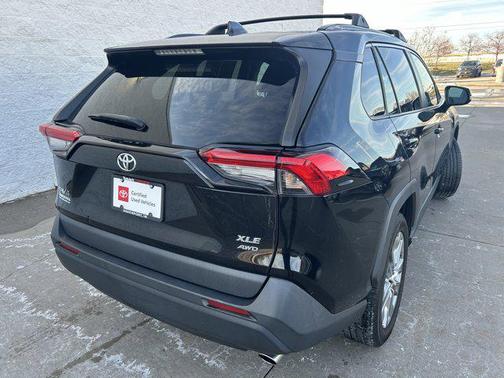 2022 Toyota RAV4 XLE Premium