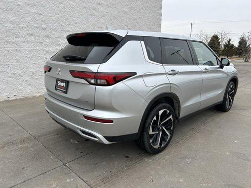 2024 Mitsubishi Outlander SE