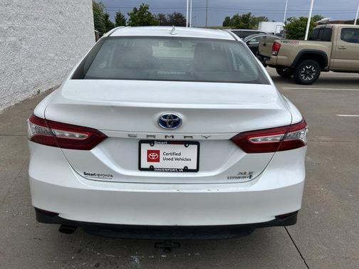 Pearl 2020 Toyota Camry Hybrid XLE