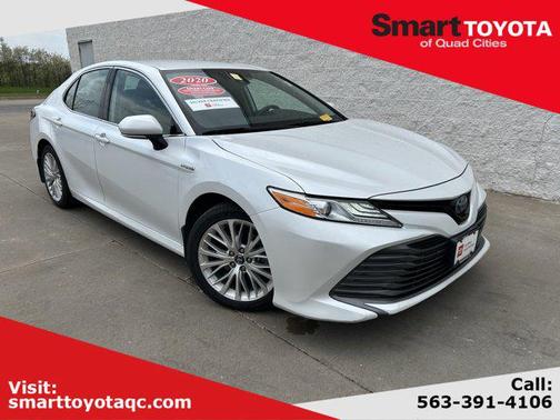 Pearl 2020 Toyota Camry Hybrid XLE