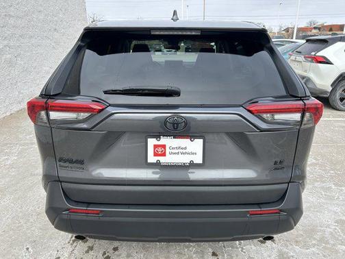 2022 Toyota RAV4 LE