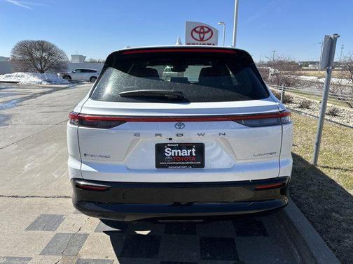 2026 Toyota Crown Signia XLE