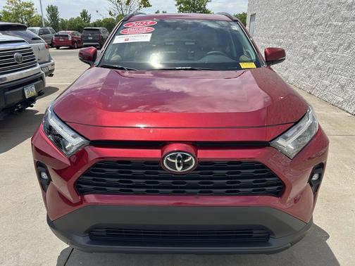 Pearl 2025 Toyota RAV4 XLE Premium