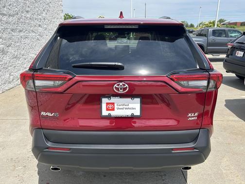 Pearl 2025 Toyota RAV4 XLE Premium