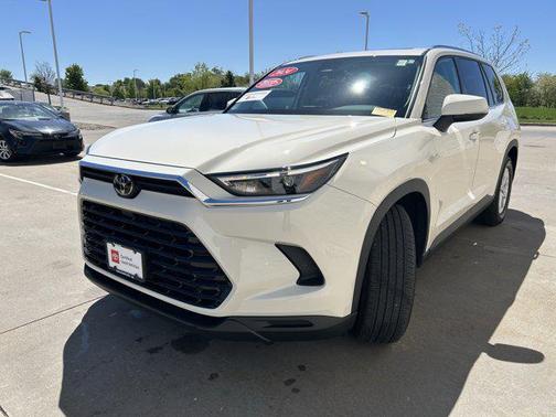 Cream 2024 Toyota Grand Highlander XLE
