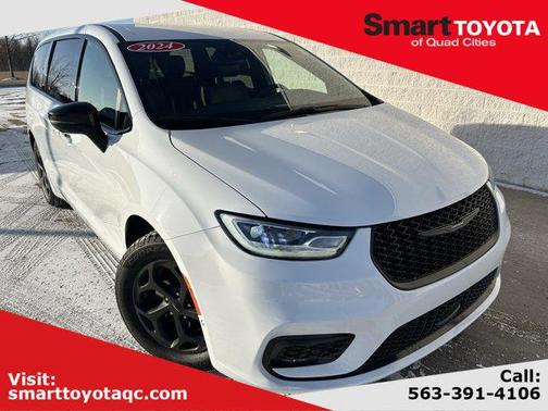 2024 Chrysler Pacifica Hybrid S Appearance Pkg